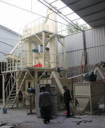 河南原陽(yáng)綠?？?中型顆粒飼料機(jī)組